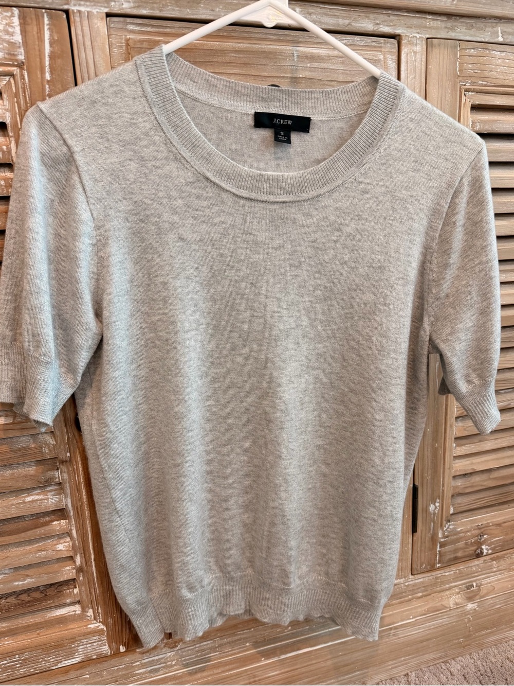 J. Crew Lightweight Gray Short Sleeve Crew Neck Knit Sweater Top (Size Small)